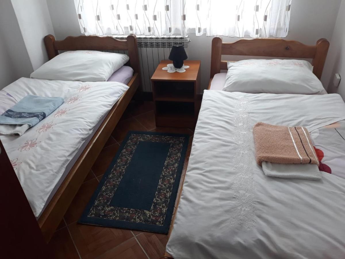 Kuca Za Odmor Mazuran Villa Károlyváros Kültér fotó