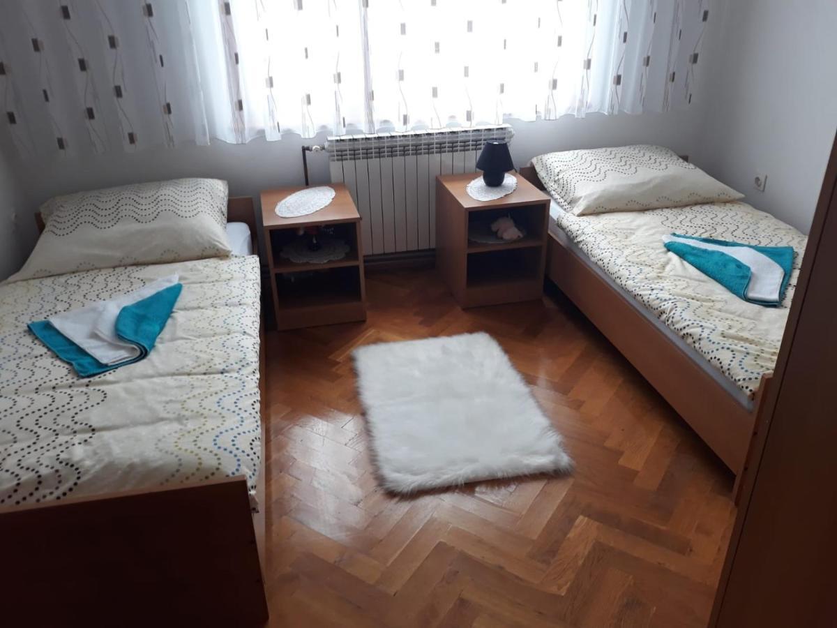 Kuca Za Odmor Mazuran Villa Károlyváros Kültér fotó